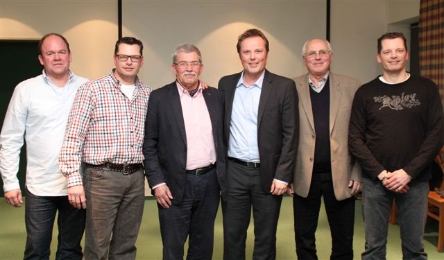 files/dtv47/abteilungen/tennis/Bilder/2013/DTVTennisvorstandklein.JPG